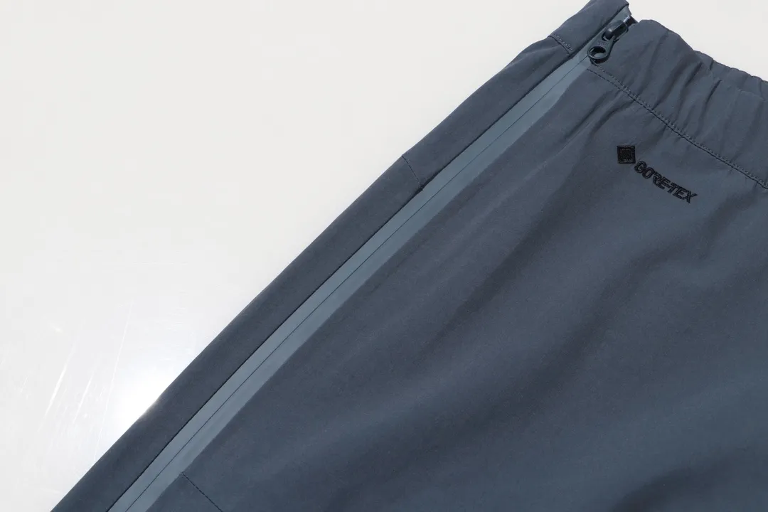 Quality 22FW Arcteryx Beta Pants ， ， ！ ， ！ ， ，GOER TEX ， Wear-Resistant ， Breathable ！ ， Shoes ， ， ， ， ， High-Top Low-Top Shoes ， ！ GORE TEX ， ， YKK 、logo ， ， ！Quality ！ Color：Black Size S-2XL